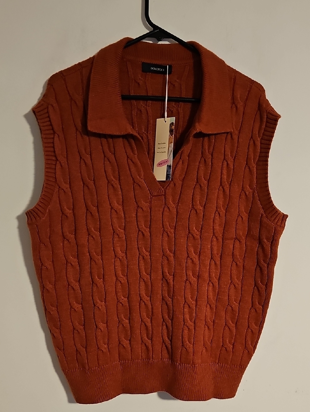 Cable-Knit Sleeveless Polo Vest in Rust